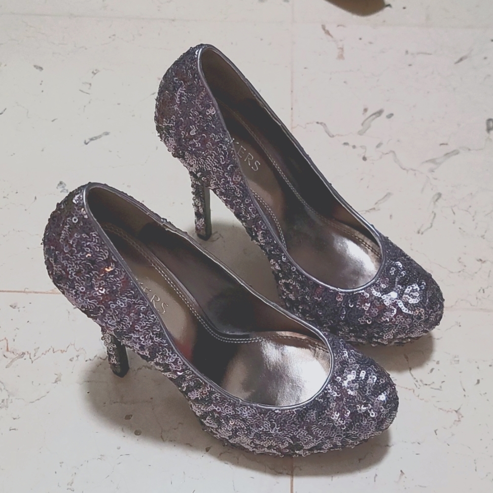 Bakers Silver/Pewter sequin pumps